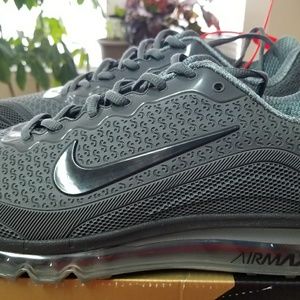 New in box Men's 2018 Nike Airmax